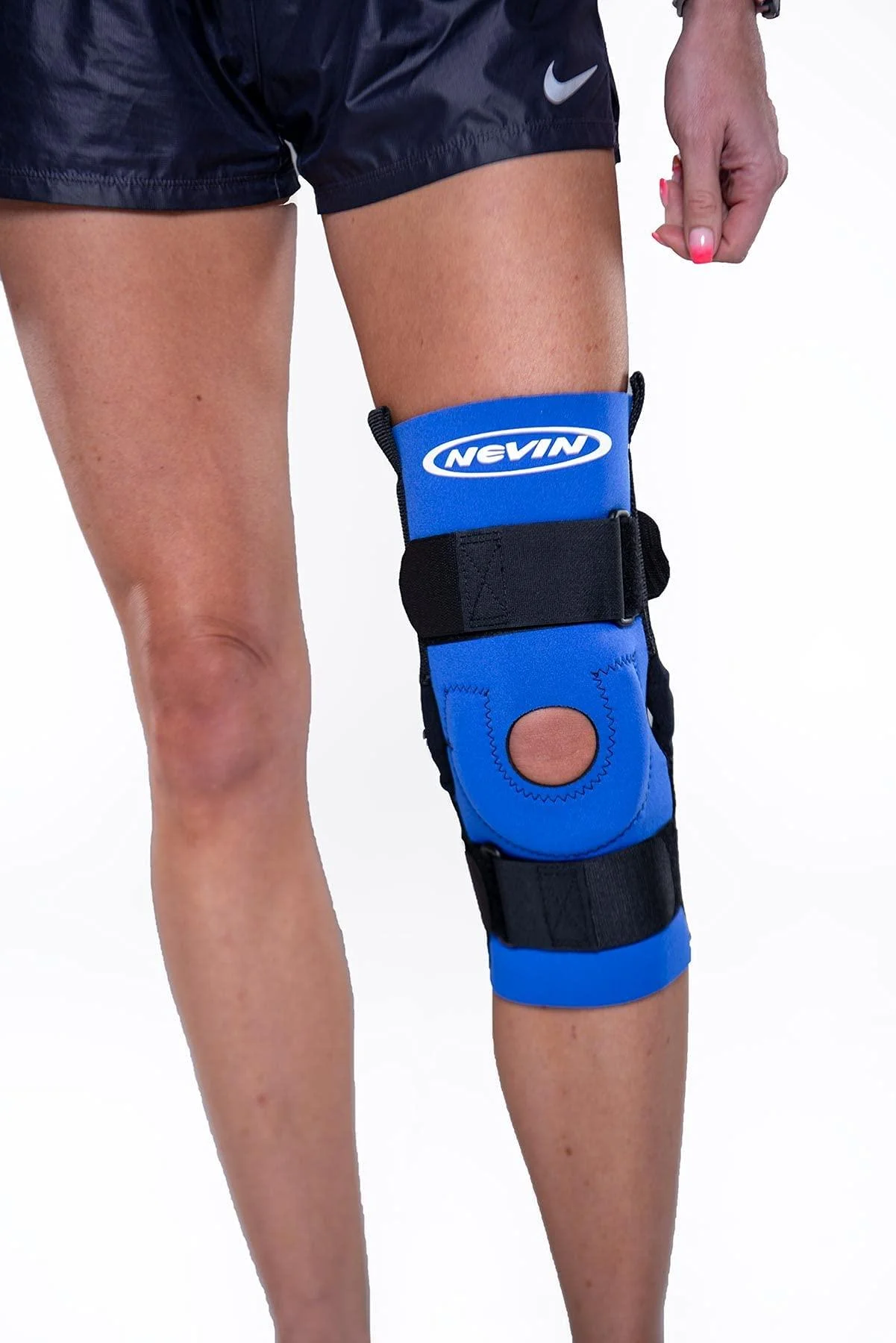 Nevin Sports Med Sports Knee Brace (Black Medium) Black Medium