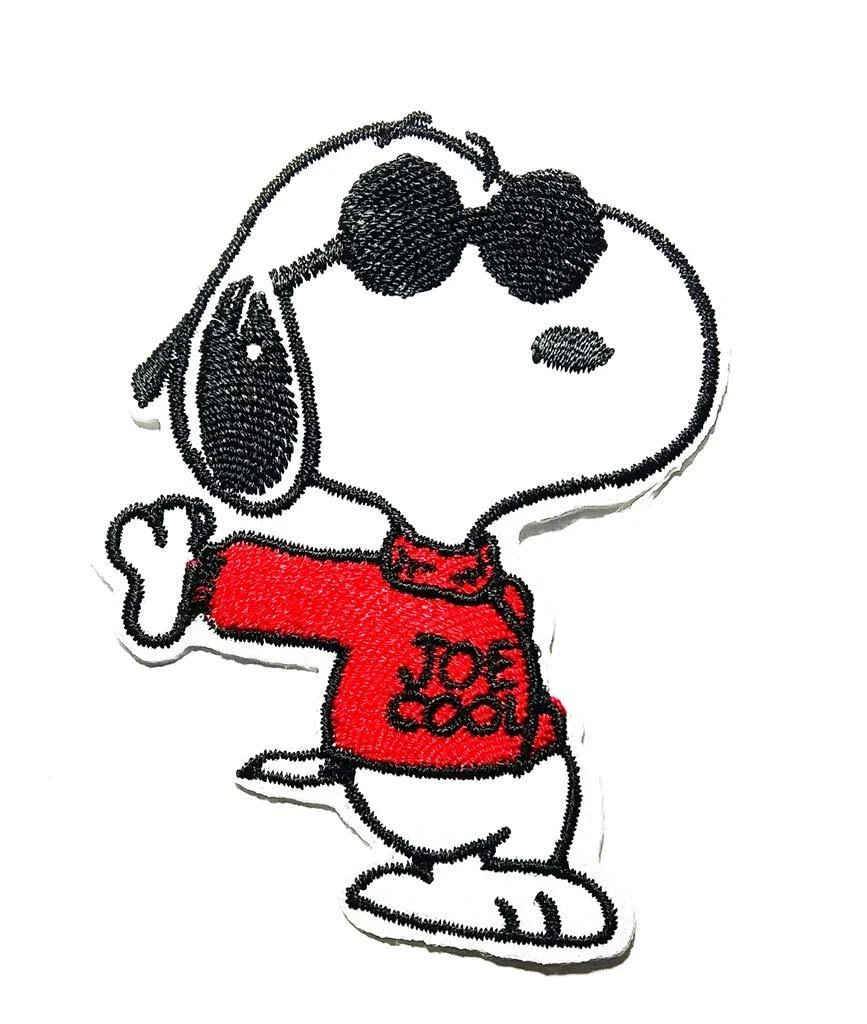 Cartoon S Beagle Dog Dream Dog Standing with Glasses Logo Patch Embroidered Sew Iron On Patches Badge Bags Hat Jeans Shoes T-Shirt Applique